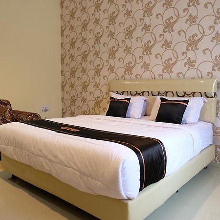 โอโย 1616 โฮเต็ล เซ็นทรัล ซิตี้ 2 Hotel ตันจุงปันดัน ภายนอก รูปภาพ