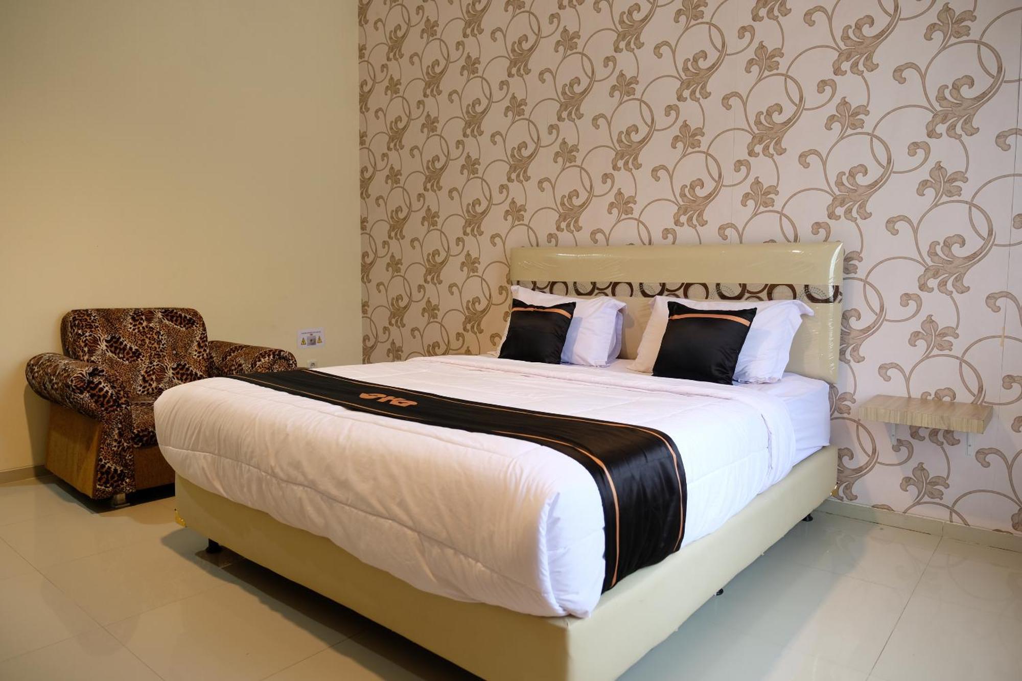 โอโย 1616 โฮเต็ล เซ็นทรัล ซิตี้ 2 Hotel ตันจุงปันดัน ภายนอก รูปภาพ