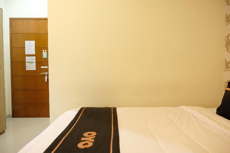 โอโย 1616 โฮเต็ล เซ็นทรัล ซิตี้ 2 Hotel ตันจุงปันดัน ภายนอก รูปภาพ