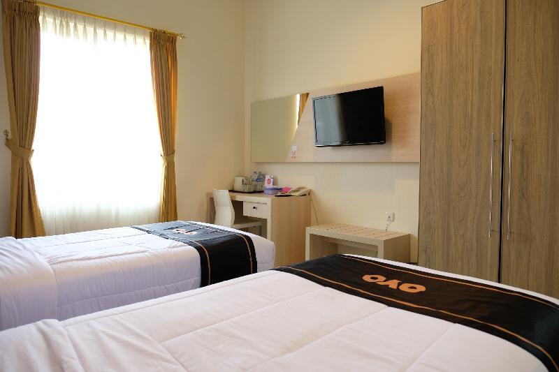 โอโย 1616 โฮเต็ล เซ็นทรัล ซิตี้ 2 Hotel ตันจุงปันดัน ภายนอก รูปภาพ