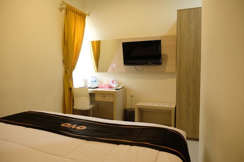โอโย 1616 โฮเต็ล เซ็นทรัล ซิตี้ 2 Hotel ตันจุงปันดัน ภายนอก รูปภาพ