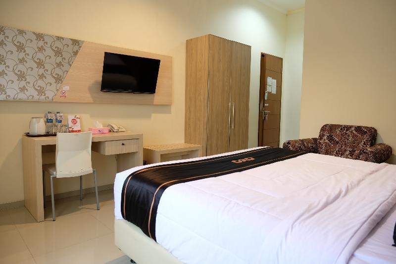 โอโย 1616 โฮเต็ล เซ็นทรัล ซิตี้ 2 Hotel ตันจุงปันดัน ภายนอก รูปภาพ